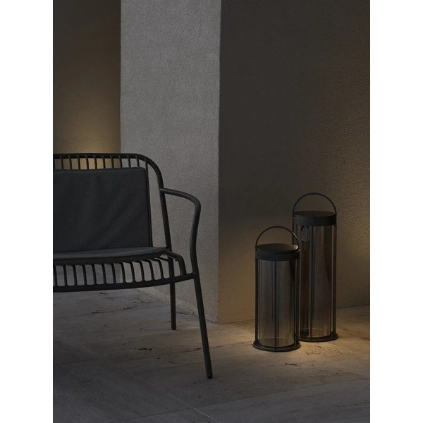 Sivá kovová záhradná stolička Yua Wire – Blomus-image-3