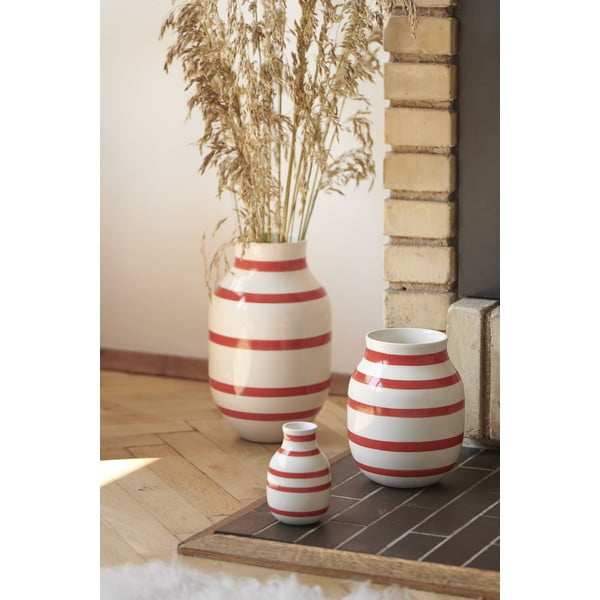 Bielo-červená pruhovaná keramická váza Kähler Design Omaggio, výška 31 cm-image-1