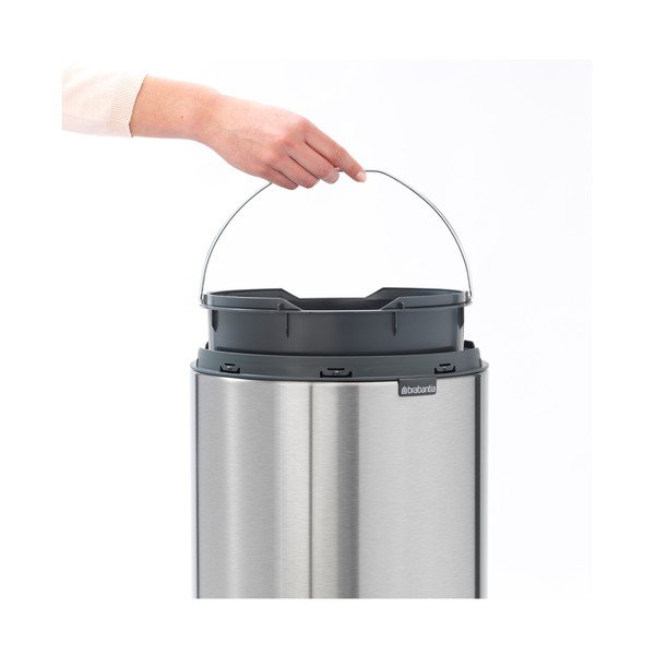 Dotykový oceľový odpadkový kôš v matne striebornej farbe 30 l Touch Bin – Brabantia-image-4