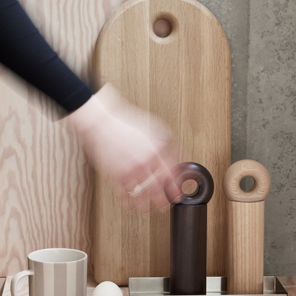 Kovová dekoratívna tácka 10x23,5 cm Bakku – OYOY Living Design-image-1