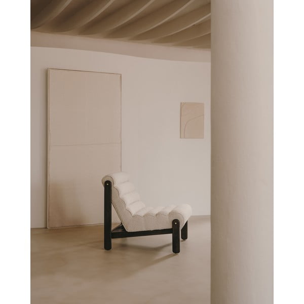 Biele kreslo z textílie buklé Magira – Kave Home-image-1