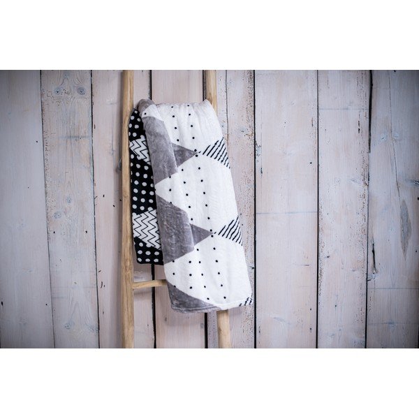 Mikroplyšová deka My House Triangle, 150 x 200 cm-image-1