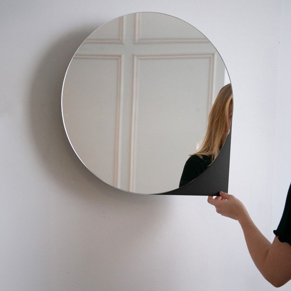 Čierna kovová závesná/so zrkadlom kúpeľňová skrinka 55x55 cm Sonnet – Spinder Design-image-1