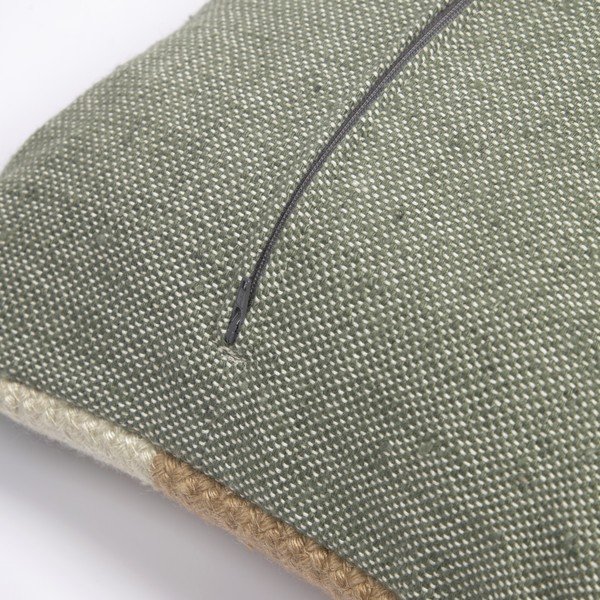 Zeleno-béžová obliečka na vankúš z recyklovaného plastu Kave Home Leeith, 45 x 45 cm-image-2