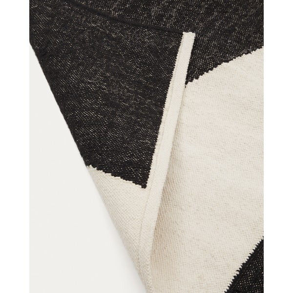 Čierno-krémový obojstranný ručne tkaný koberec s prímesou juty 160x230 cm Sotty – Kave Home-image-3