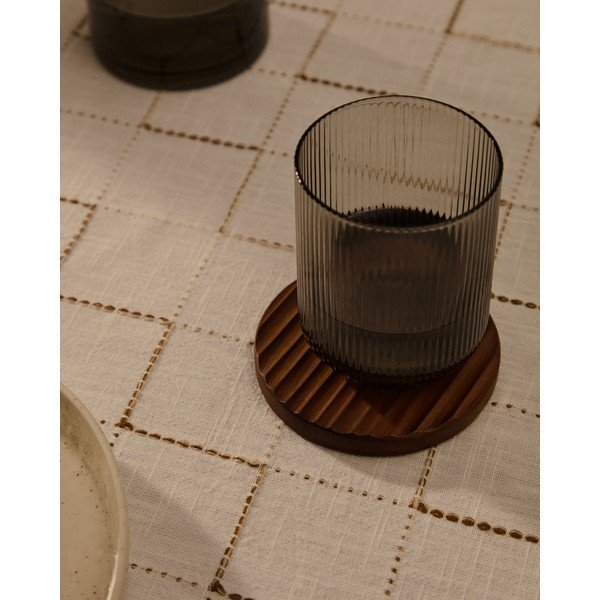 Drevené tácky v súprave 4 ks v tmavoprírodnej farbe Rommu – Kave Home-image-1