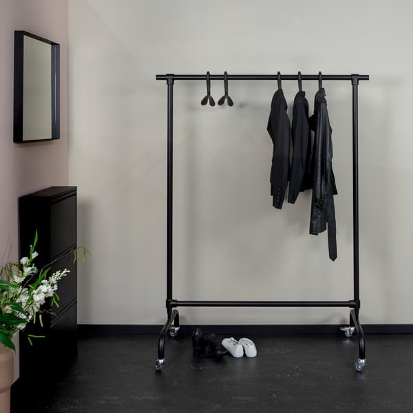 Čierny kovový pojazdný stojan na oblečenie Luuk – Spinder Design-image-3