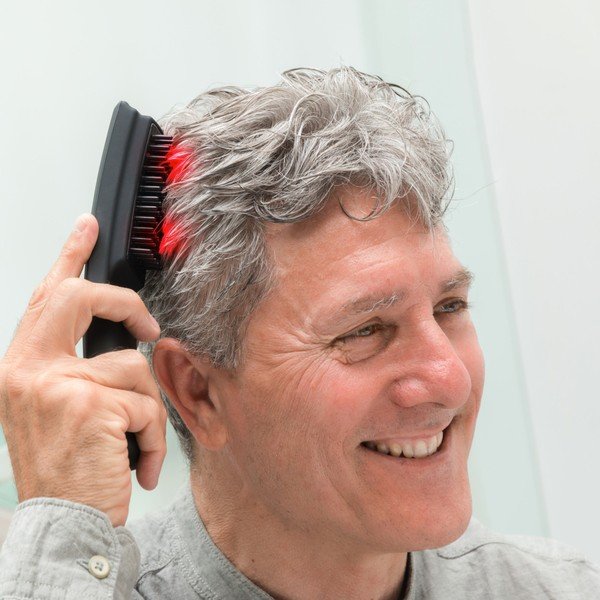 Čierna masážna kefa na vlasy s laserom InnovaGoods Hair Force One-image-1