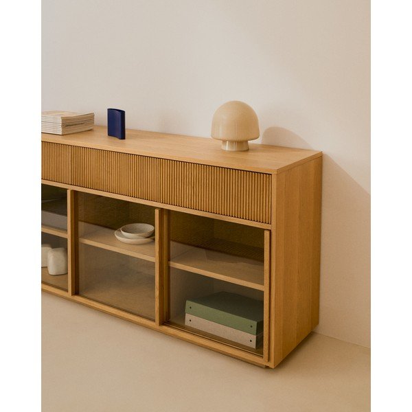 Vitrína v dekore duba s posuvnými dverami v prírodnej farbe 200x80x40 cm Helvine – Kave Home-image-4