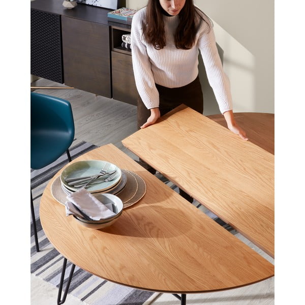 Rozkladací jedálenský stôl s doskou v dubovom dekore Kave Home Novaks, ø 120 cm-image-1