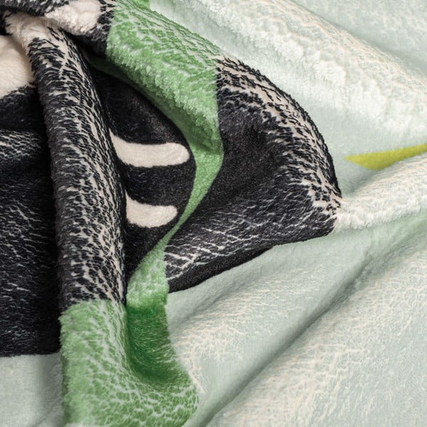 Svetlozelená detská deka z mikrovlákna 140x110 cm Panda - Moshi Moshi-image-1