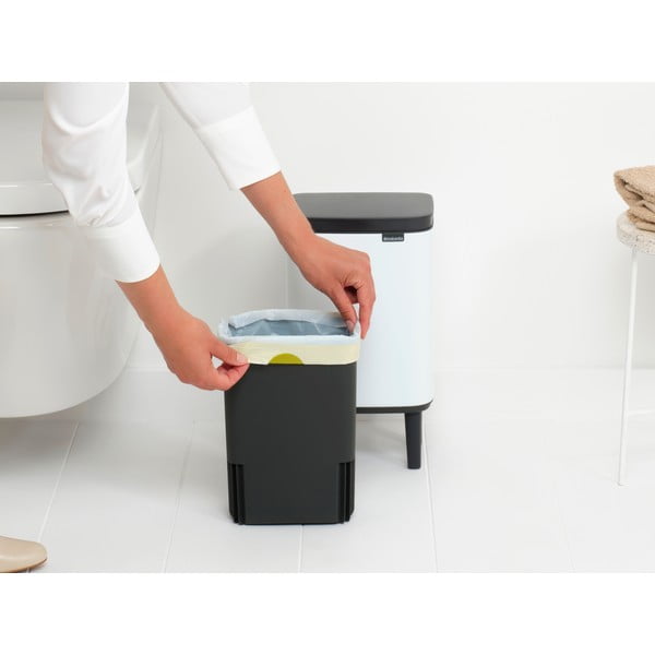 Biely oceľový odpadkový kôš 4 l Bo Hi – Brabantia-image-4