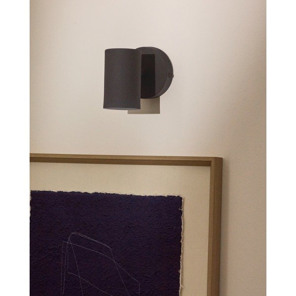 Čierne kovové nástenné svietidlo Manie – Kave Home-image-1