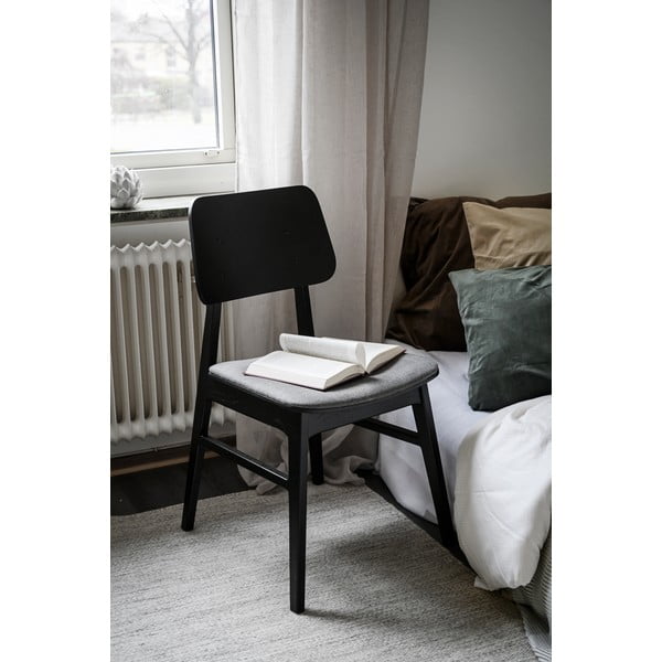 Čierna jedálenská stolička s tmavosivým sedákom Rowico Nagano-image-1