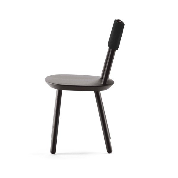 Čierna stolička z masívu EMKO Naïve-image-1