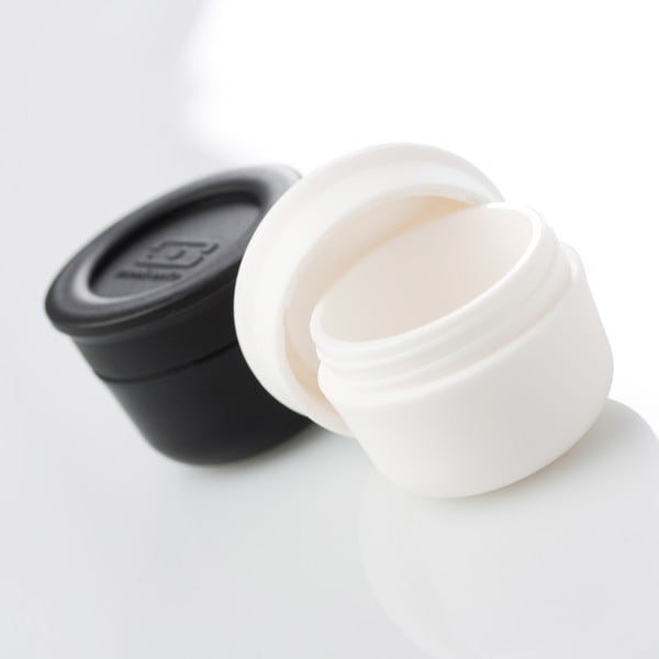 Sada bielej a čiernej nádoby na omáčku Monbento-image-1