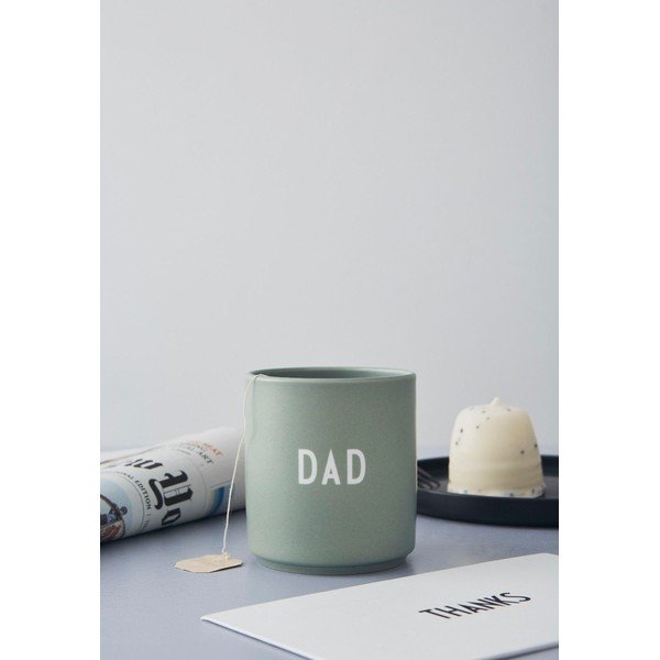 Zelený porcelánový hrnček 300 ml Dad – Design Letters-image-3