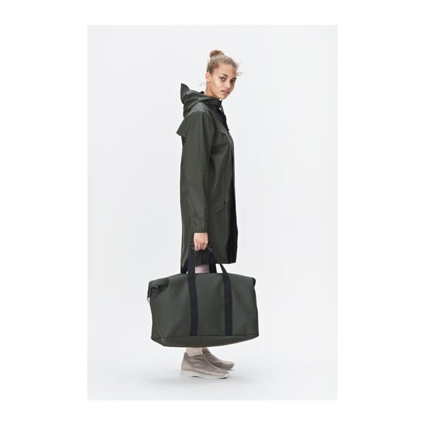 Tmavozelená športová taška s vysokou vodeodolnosťou Rains Weekend Bag-image-1