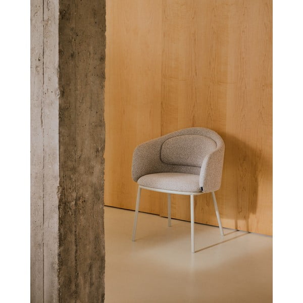 Sivobéžové čalúnené jedálenské kreslo s podrúčkami Minda – Kave Home-image-1