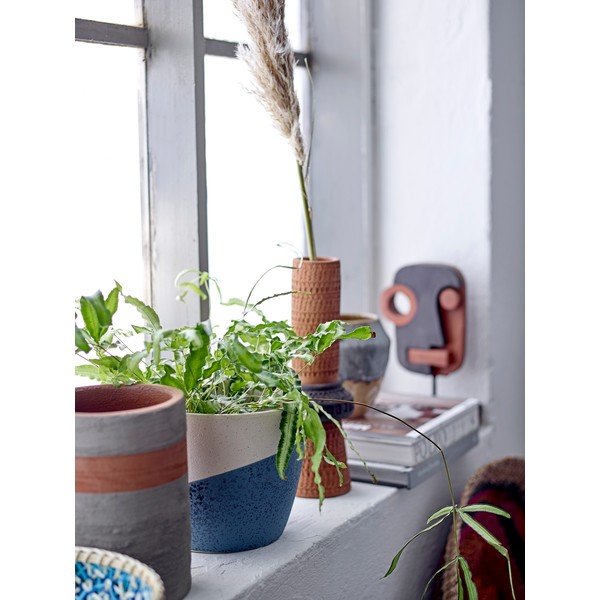 Terakotová dekoratívna soška Bloomingville Kazo, výška 27,5 cm-image-1