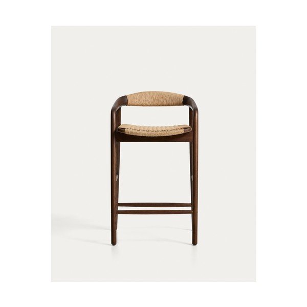 Hnedá barová stolička s podrúčkami z dubového dreva (výška sedadla 65 cm) Derile – Kave Home-image-4