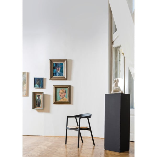 Čierna jedálenská stolička z dubového dreva Gazzda Muna-image-1