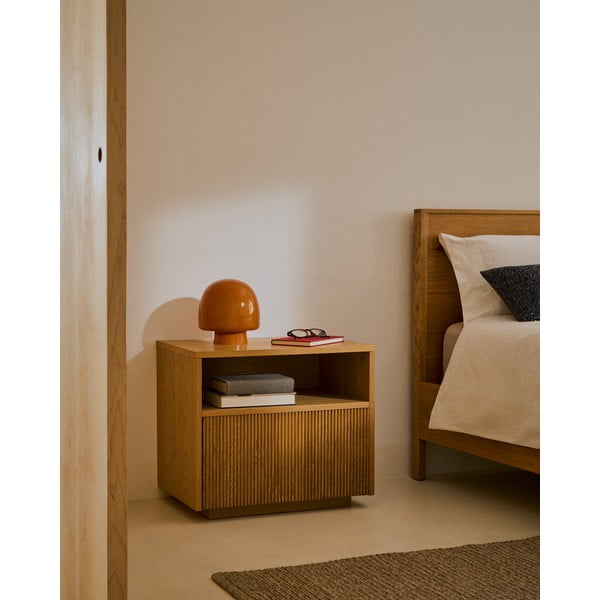 Nočný stolík v dekore duba v prírodnej farbe Helvine – Kave Home-image-1