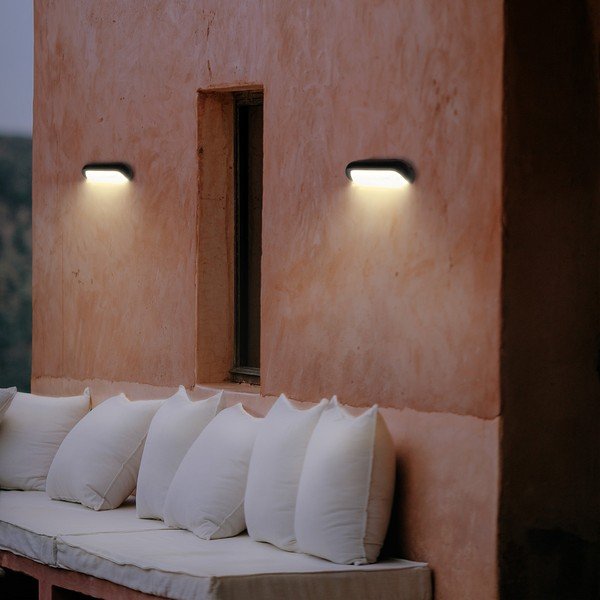 Čierne nástenné svietidlo SULION Sia, dĺžka 20 cm-image-1