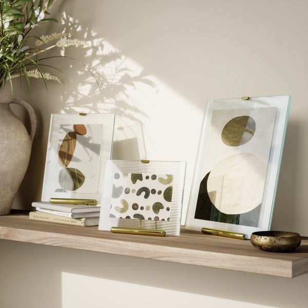 Sklenený stojací rámček v zlatej farbe 19x23 cm Flute – Umbra-image-4