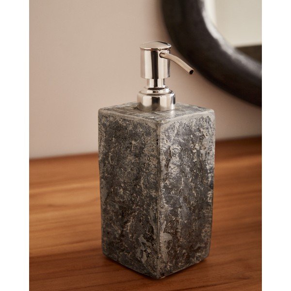 Sivý kamenný dávkovač mydla Macinne – Kave Home-image-1