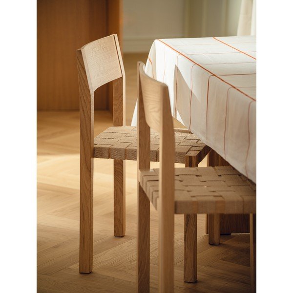 Stohovateľná jedálenská stolička z dubového dreva v prírodnej farbe Toli – noo.ma-image-1