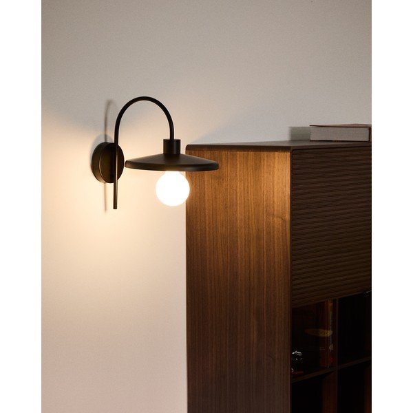 Čierne nástenné svietidlo ø 27 cm Nuvira – Kave Home-image-1