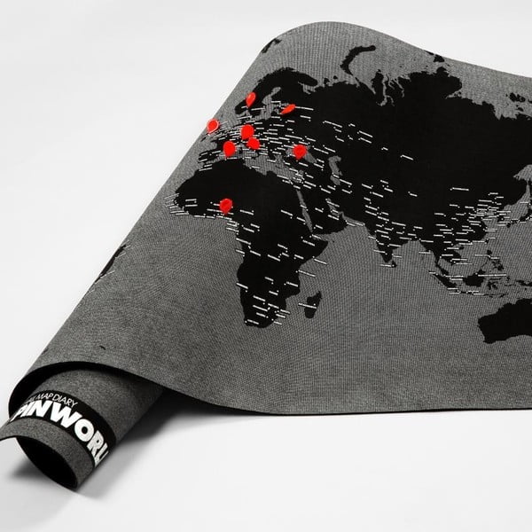 Čierna nástenná mapa sveta Palomar Pin World Mini, 77 × 48 cm-image-1
