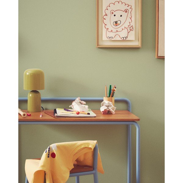 Detský písací stôl s doskou v dekore jaseňového dreva 45x82 cm Tinn – Kave Home-image-1