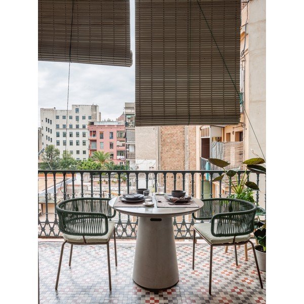 Betónový vonkajší jedálenský stôl Kave Home Itai, ⌀ 90 cm-image-3