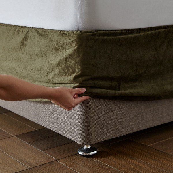 Kaki napínací zamatový poťah na rám postele 137x198 cm Kingsley – Catherine Lansfield-image-1