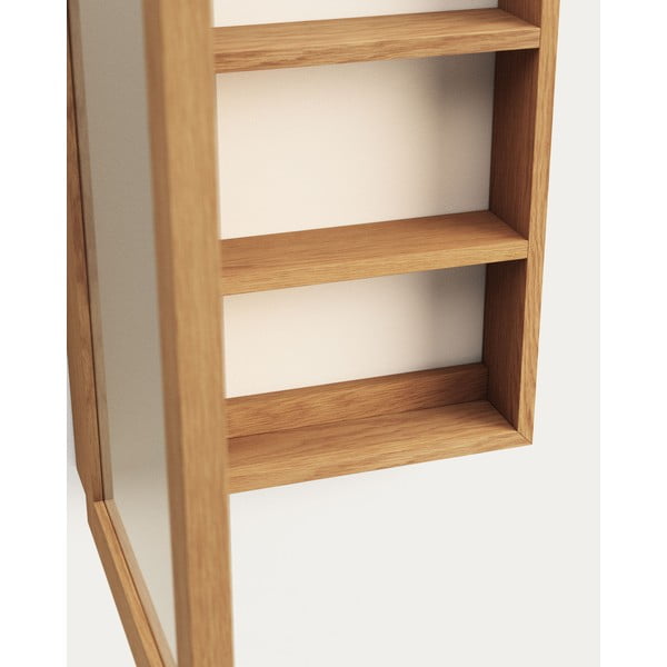 Závesná kúpeľňová skrinka so zrkadlom z teakového dreva v prírodnej farbe 50x70 cm Plubia – Kave Home-image-4