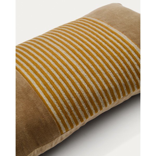 Zamatová obliečka na vankúš 30x50 cm Summit – Kave Home-image-2