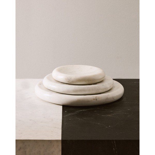 Mramorová dekoratívna tácka ø 20 cm Obena – Kave Home-image-3