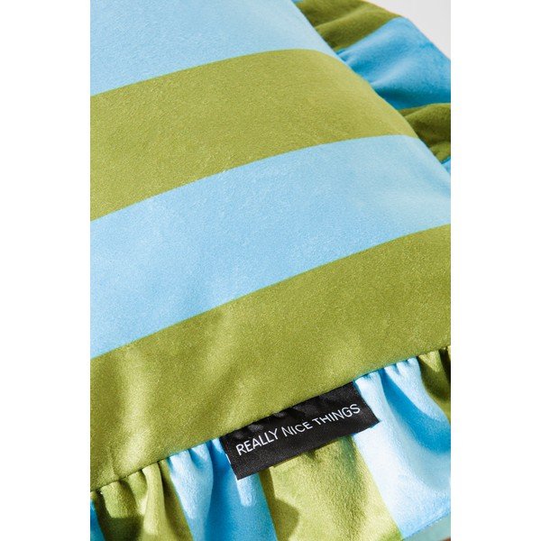 Zamatový dekoračný vankúš 55x55 cm – Really Nice Things-image-1