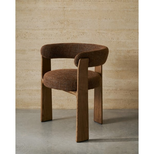 Hnedé jedálenské kreslo s podrúčkami z jaseňového dreva Granite – Kave Home-image-1