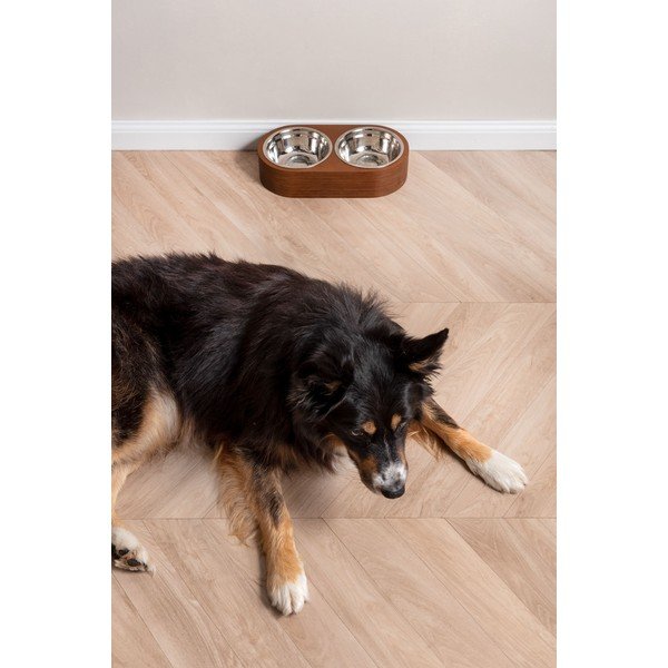 Súprava 2 kovových misiek v tmavom drevenom podstavci PT LIVING Pet, šírka 18 cm-image-1