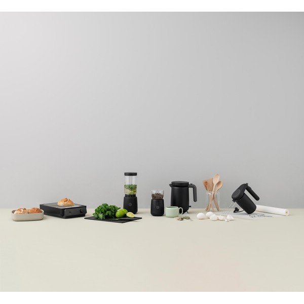 Čierna plastová rýchlovarná kanvica 1 l Foodie – RIG-TIG-image-3