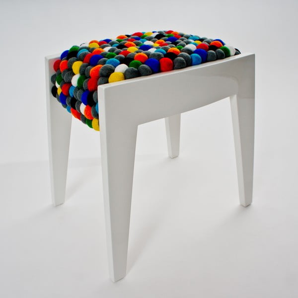 Ručne vyrobená guličková stolička Felt