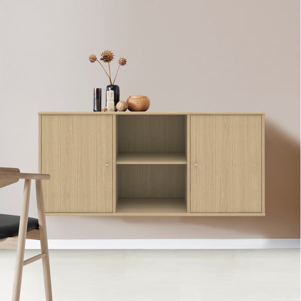 Nízka závesná komoda v dekore duba v prírodnej farbe 133x61 cm Mistral – Hammel Furniture-image-1