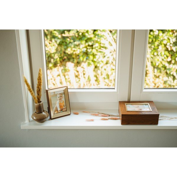 Kovový stojací rámček v mosadznej farbe 12x17 cm Grenoble – Zilverstad-image-1