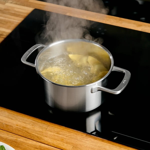 Antikoro hrniec s pokrievkou na indukčný varič 3 l Lucca 3.0 – FABINI-image-1