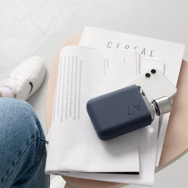 Modré silikonové puzdro na ploskú fľašu Memobottle A7 Sleeve-image-3