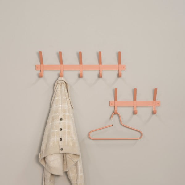 Kovový nástenný vešiak v lososovej farbe 70 cm Dexter – Spinder Design-image-3