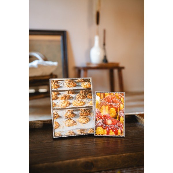 Kovový stojací rámček v lesklej striebornej farbe 11x16 cm Sweet Memory Pearl – Zilverstad-image-1